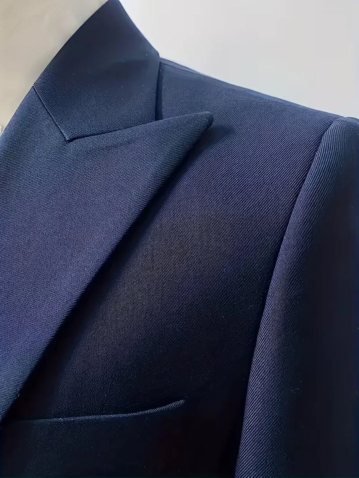 Tailored Men’s Three-Piece Suit With Double-Breasted Waistcoat And Slim Fit